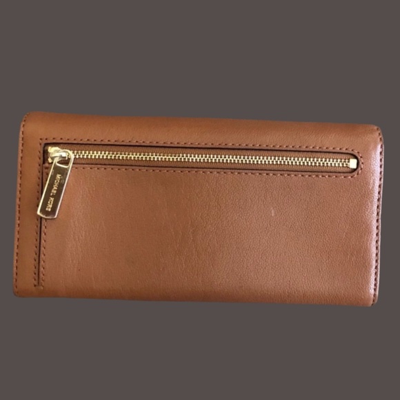 Michael Kors Accordion Wallet - Picture 2 of 11